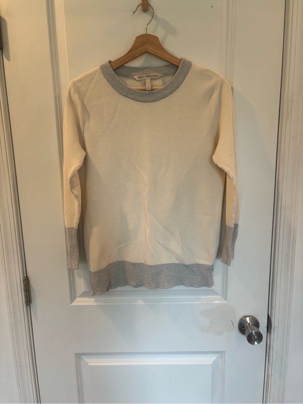 Pact Organic Cream and Grey Colorblock Crewneck Sweater M